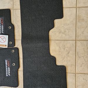Nissan Frontier floor mats